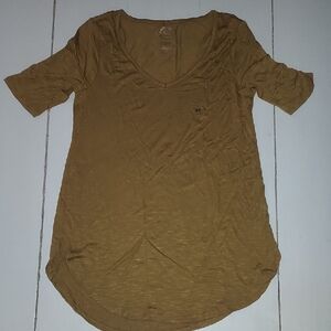 Women's Maurices Top. Mustard Color.